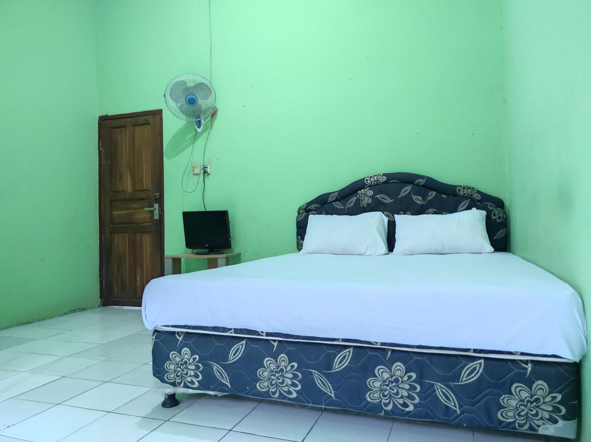 Oyo 93411 Syariah Hotel Tomborang Karema Extérieur photo