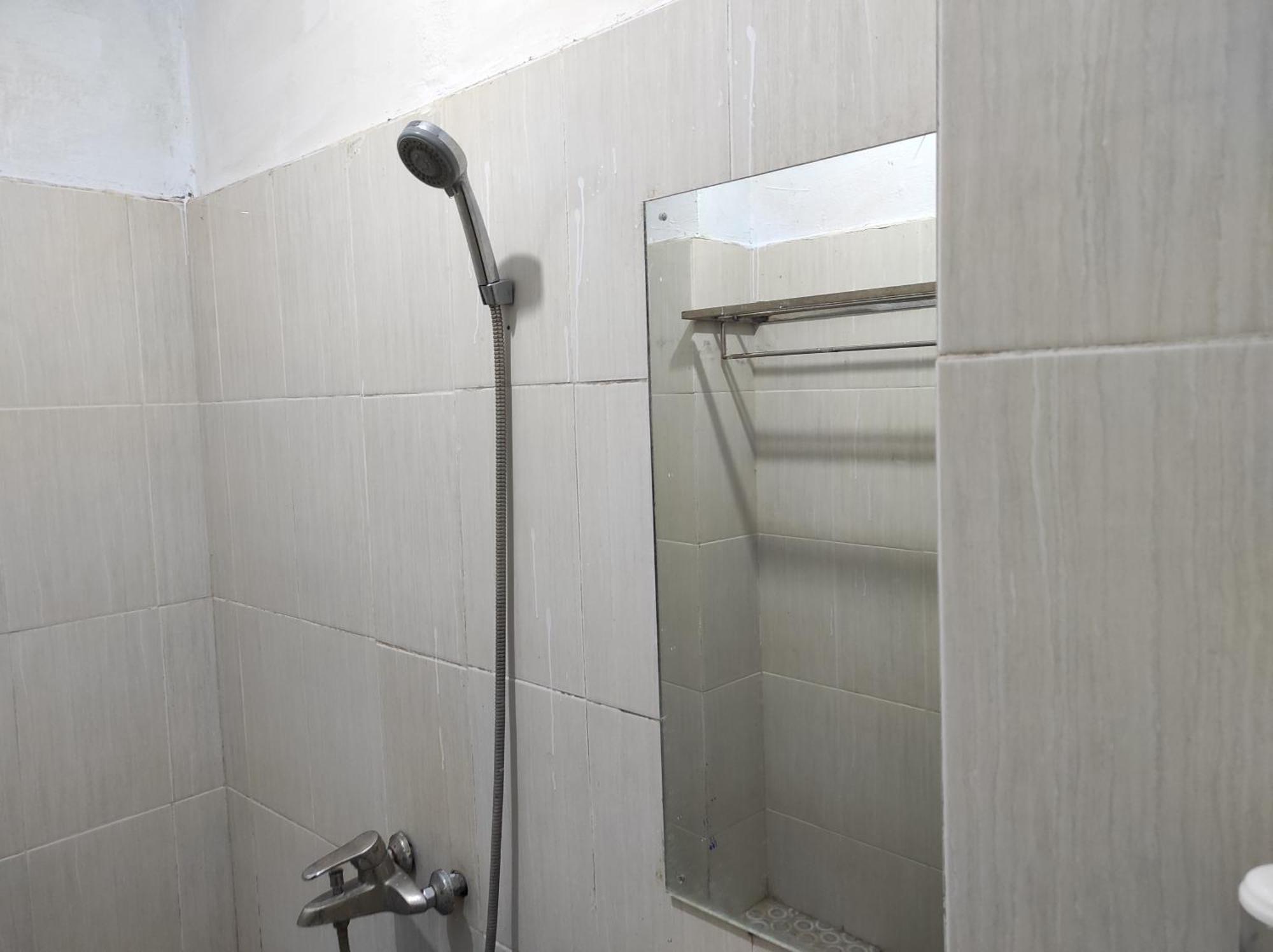 Oyo 93411 Syariah Hotel Tomborang Karema Extérieur photo