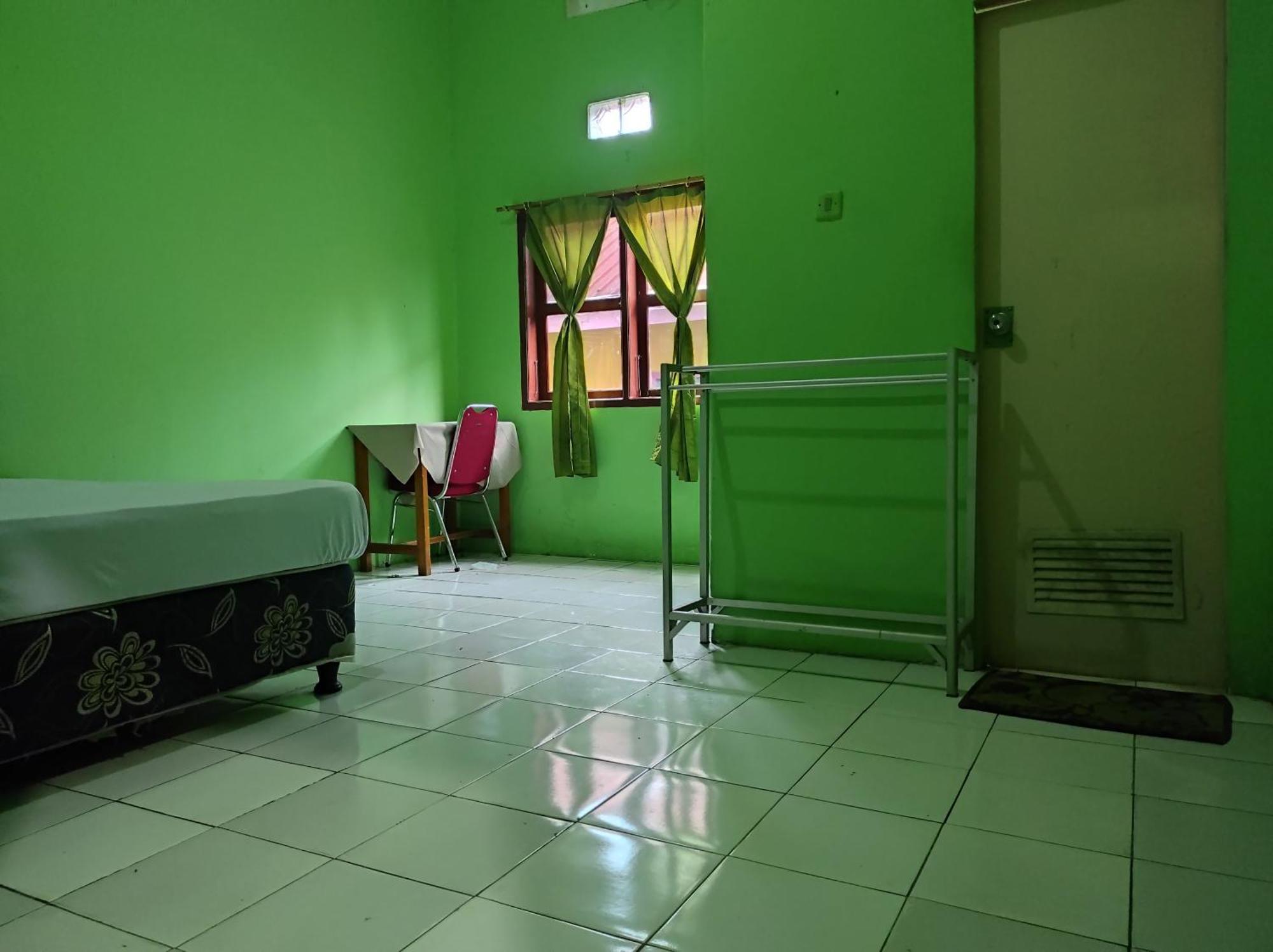 Oyo 93411 Syariah Hotel Tomborang Karema Extérieur photo